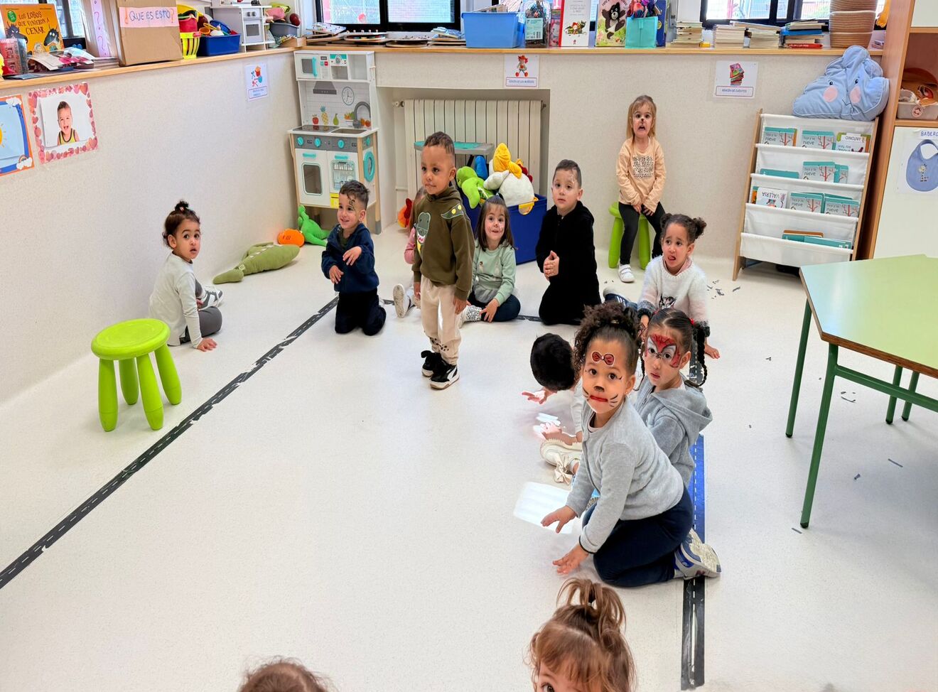 El aula de dos años: aprender jugando y adaptarse con cariño a la escuela.